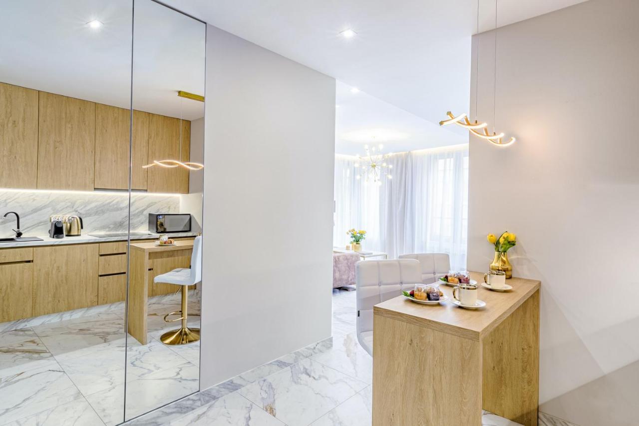 Golden Queen Apartments Old Town كراكوفيا المظهر الخارجي الصورة