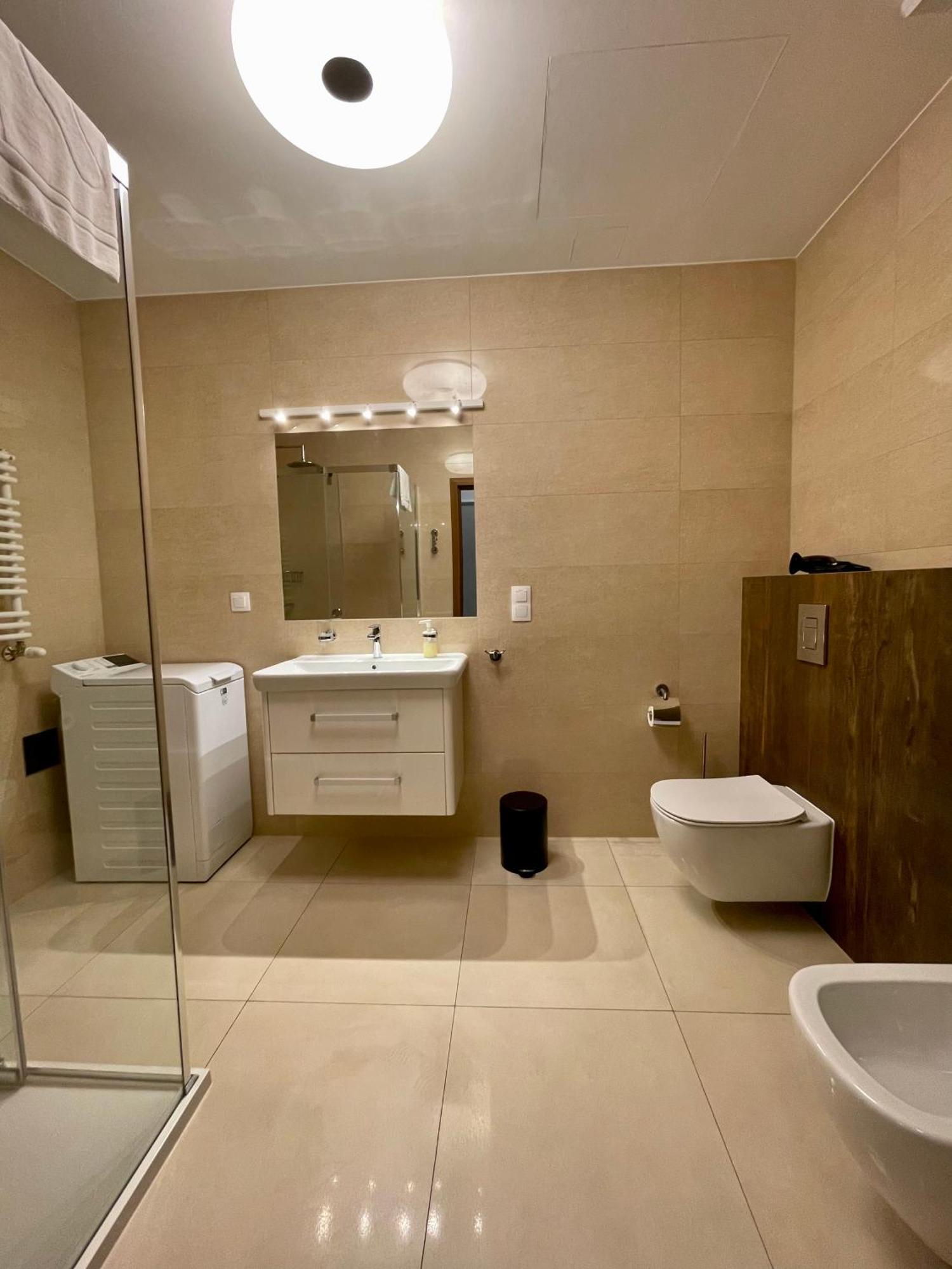 Golden Queen Apartments Old Town كراكوفيا المظهر الخارجي الصورة